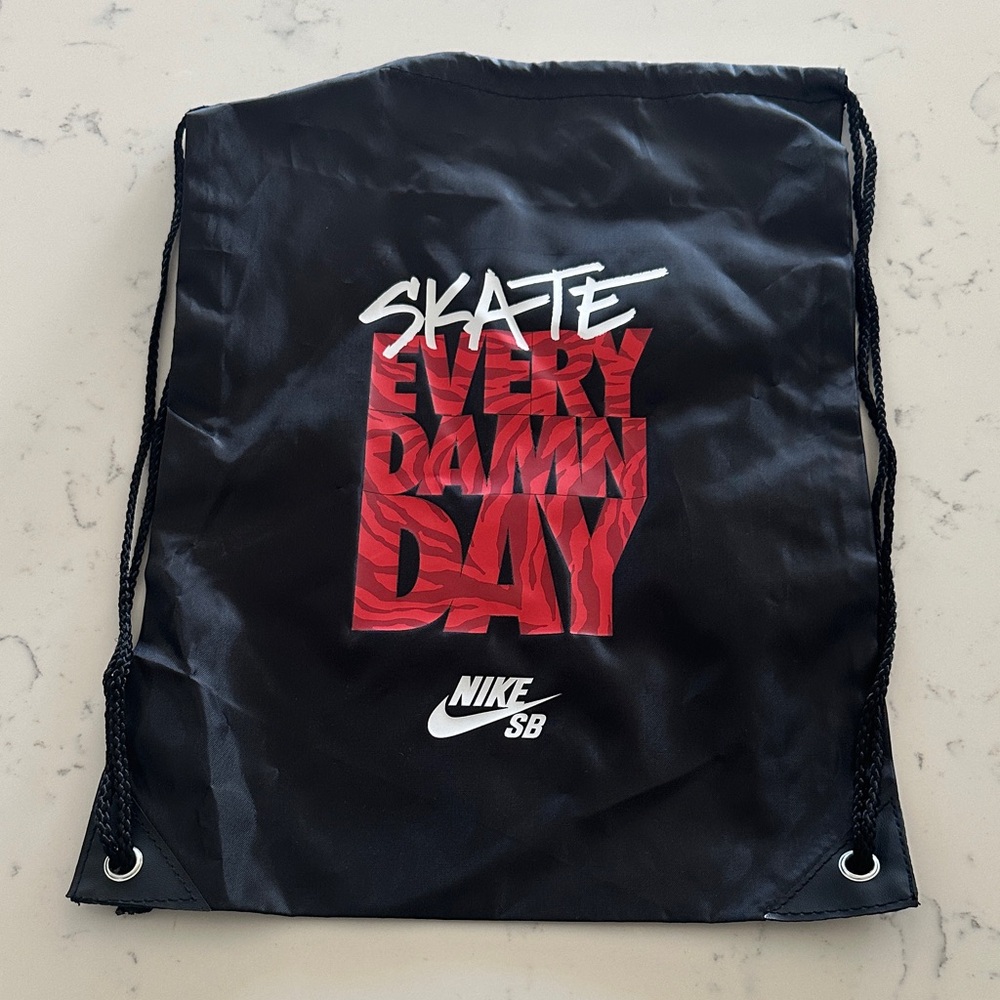 Nike Black and Red Drawstring Bag